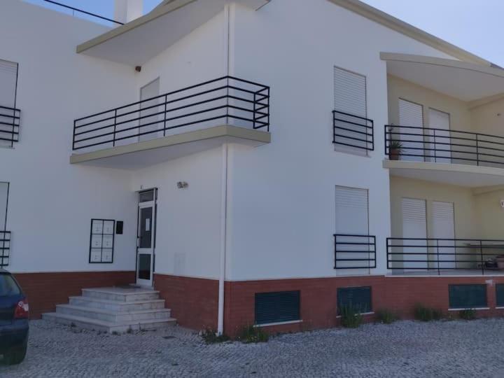 Guestready - Charming Accents Near The Beach Lägenhet Sesimbra Exteriör bild